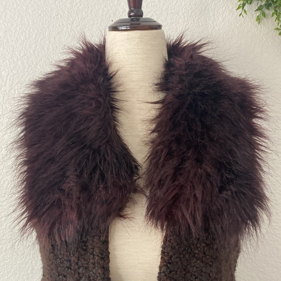 Ann Taylor Loft Brown/Bordeaux Knit Sweater Vest with Faux Fur Collar Size Small - Picture 6 of 12
